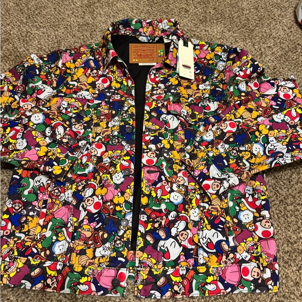 Levi’s premium mario limited edition size M unisex (oversize for women)